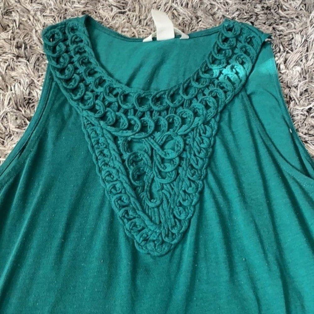 Women’s H&M tank tip some discoloring & pilling see pics size M. - Picture 3 of 3